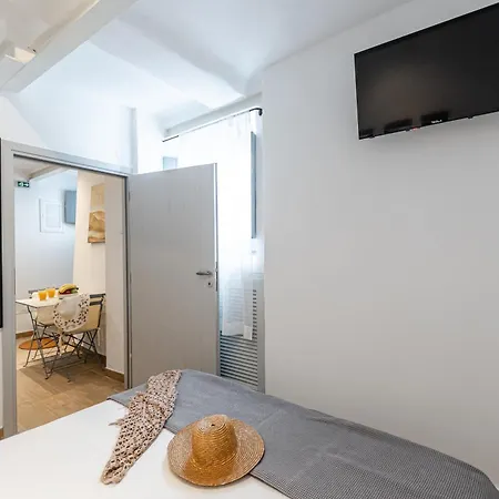 Apartment Venetian Iv
